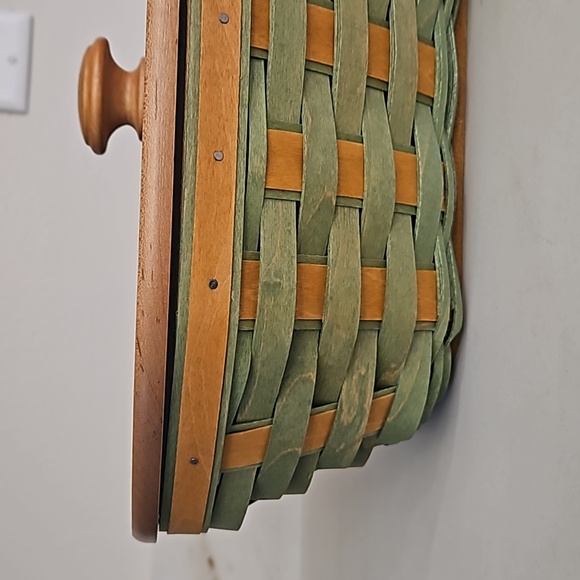 Longaberger Basket with Lid - Picture 7 of 8